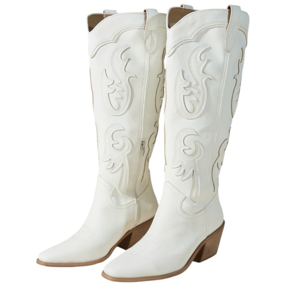 Mi.iM Ivory Heeled Boots with Embroidery